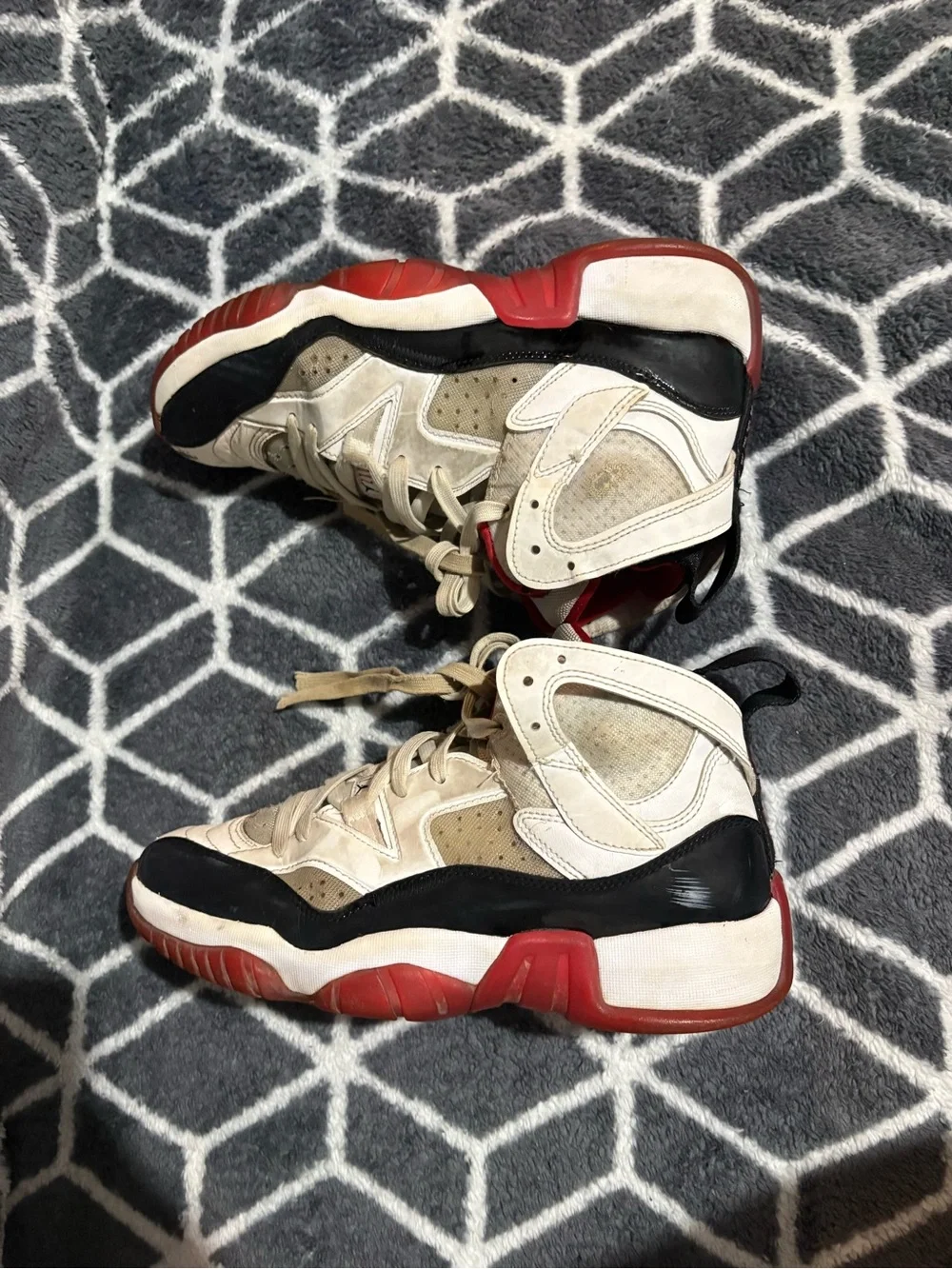 Jordan Jumpman Two Trey | Size: 7